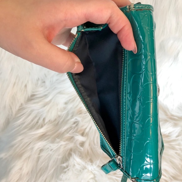 Coach Wristlet, green patent, FUC - Picture 10 of 13